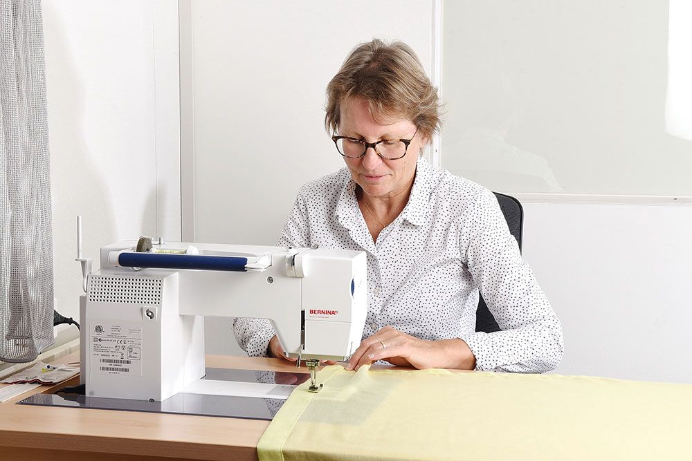 Vorhänge nach Mass werden von unserer Näherin liebevoll handgemacht.